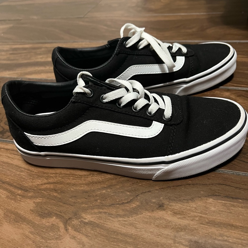 Vans Ward Like New
